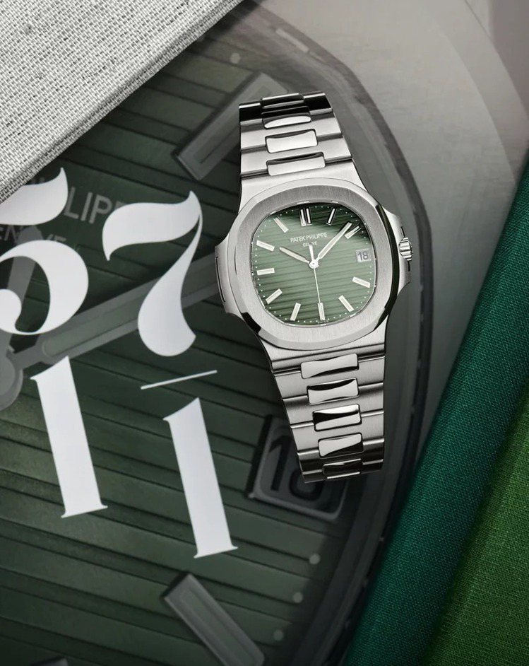 百達翡麗金鷹系列5711-1A-014腕表，精鋼表殼、表鍊，約101萬8,000元。圖／Patek Philippe提供