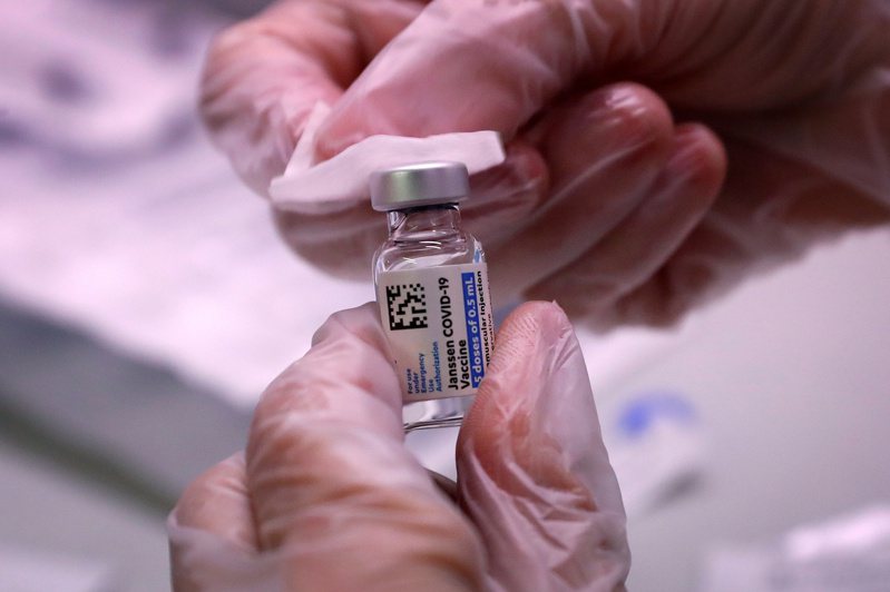 一份最新民调发现，56%美国民众认为国内疫苗接种率还不够高，政府应拿出进一步措施保护人民，对抗Delta威胁。路透(photo:UDN)