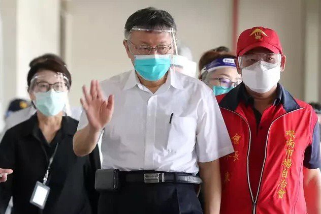 台北市長柯文哲砲打中央、專訪大談「被設局」，疫情期間聲量持續攀升，甚至蓋過在野最大黨的國民黨。圖／聯合報系資料照片