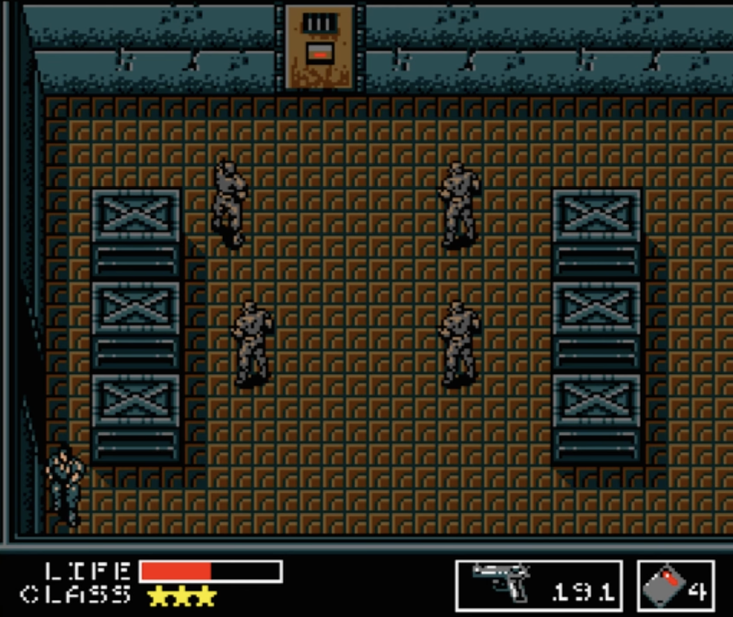 MSX 上的 Metal Gear 因為硬體限制，無法表現過多子彈，改走潛入玩法...