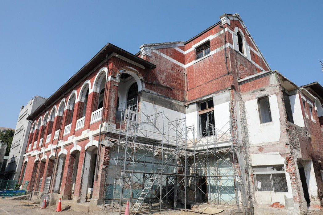 國定古蹟台中州廳預計2022年底修復完成。 圖／台中市文化局