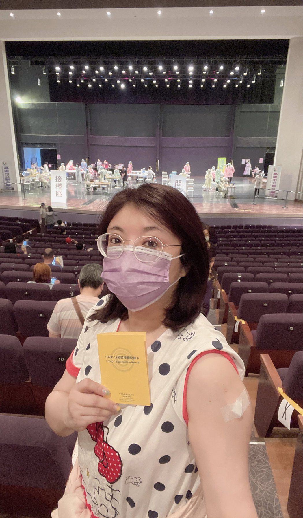 台語女歌手陳思安昨接種AZ疫苗，場地洽是自己首場個唱地點。圖／豪記唱片提供