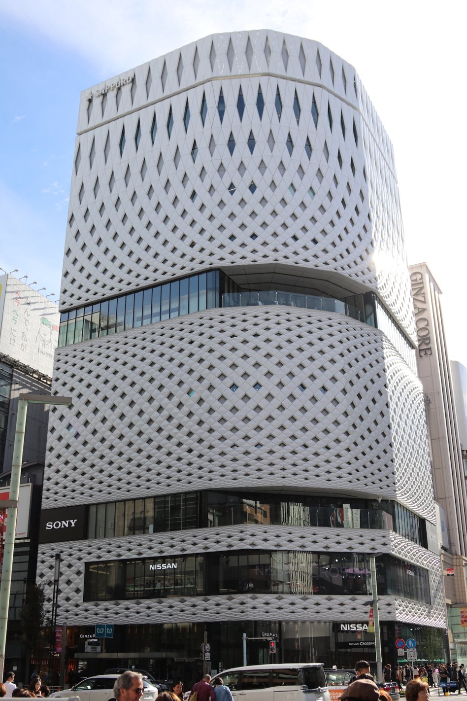 東京中央區內銀座，是著名的商業區，具設計感的大樓林立。 本葉國際資產管理／提供