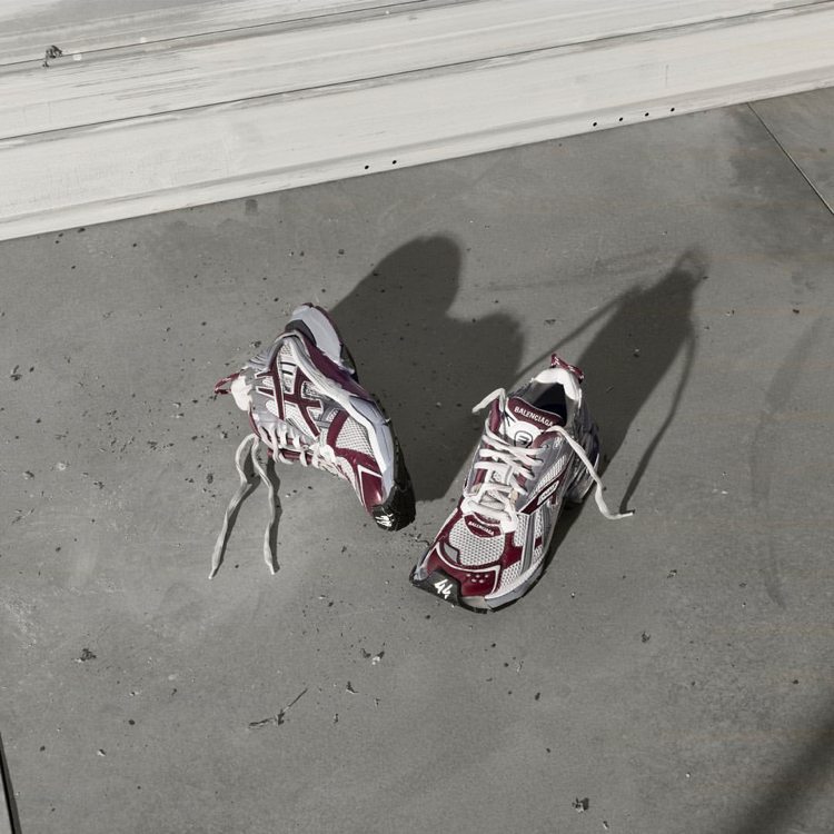 小賈斯汀成為BALENCIAGA門面是為了宣傳新款運動鞋。圖／取自IG