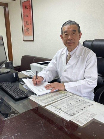 台北仁濟院院長李龍騰攜手《橘世代》推出「院長的中高齡健康課」。圖／李龍騰提供