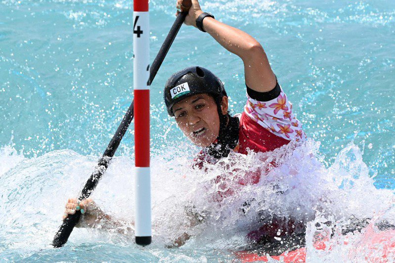 來自庫克群島的紐西蘭女子選手尼可拉斯（Jane Nicholas）今天以槳寫歷史，成為奧運加拿大式艇輕艇激流項目第一位女子選手。 法新社