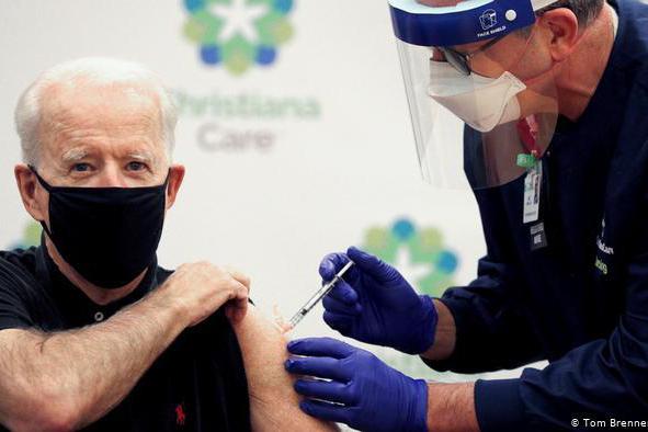 美國總統拜登去年12月21日還是總統當選人的時候，就接種第一劑輝瑞/BNT疫苗，今年1月接種第二劑。路透