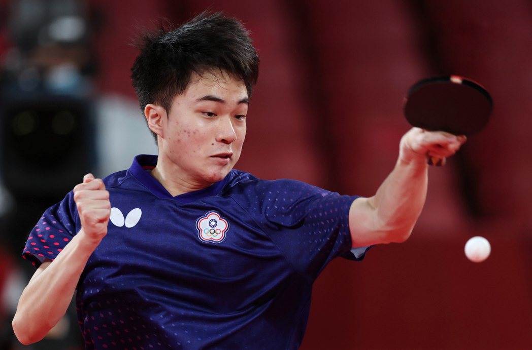 台灣19歲桌球好手林昀儒在東京奧運四強戰遇上球王樊振東。 圖／特派記者余承翰攝影