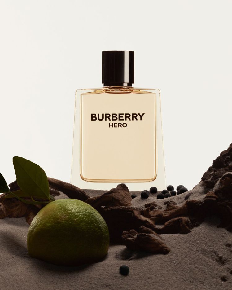 BURBERRY推出由創意總監Riccardo Tisci打造的第一款香水—男香Hero。圖／BURBERRY提供