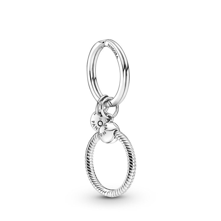 Pandora 925銀鑰匙釦環，2,080元。圖／Pandora提供