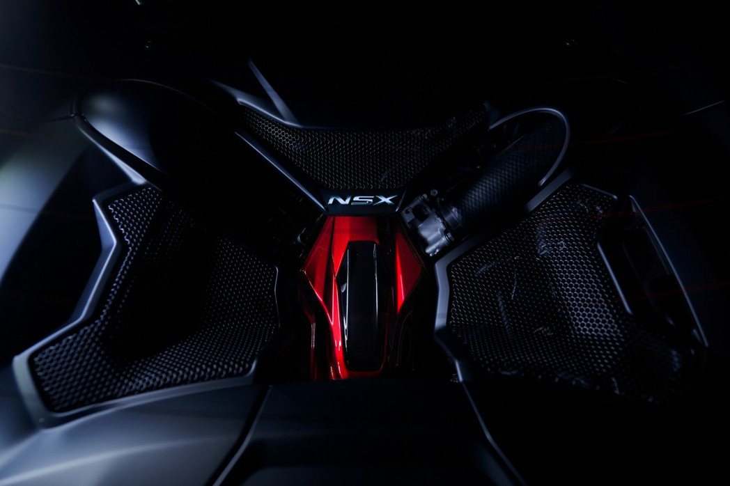 NSX動力來自於3.5升V6雙渦輪增壓引擎搭配Honda獨門三馬達Sport H...