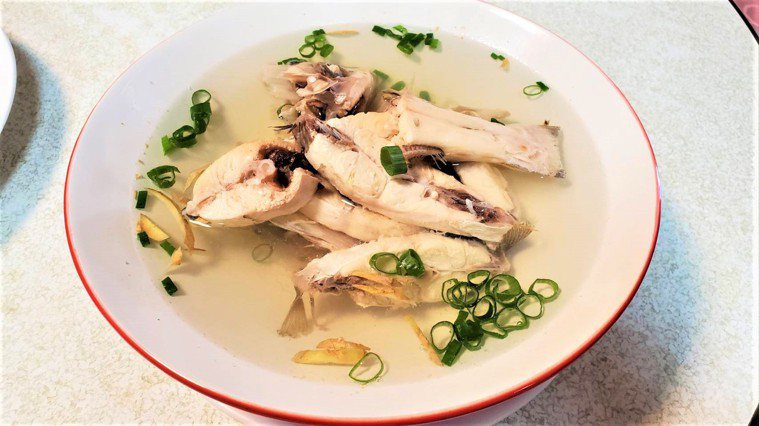 剝皮魚料理──剝皮魚薑絲魚湯。圖／新北漁業處提供