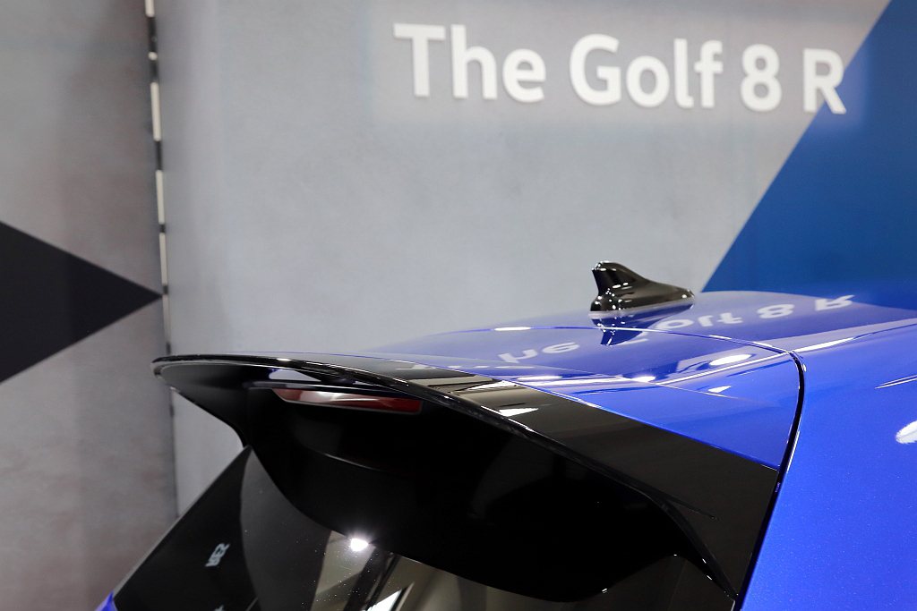 福斯Golf 8 R提供Performance Package套件選配，包含「R...