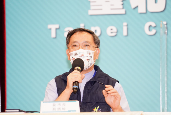 北市副市長蔡炳坤表示，目前台北市的疫苗接種，第一劑覆蓋率達到45.3％，，努力往50%邁進，第二劑接種陸續陸續增加當中。圖／北市府提供
