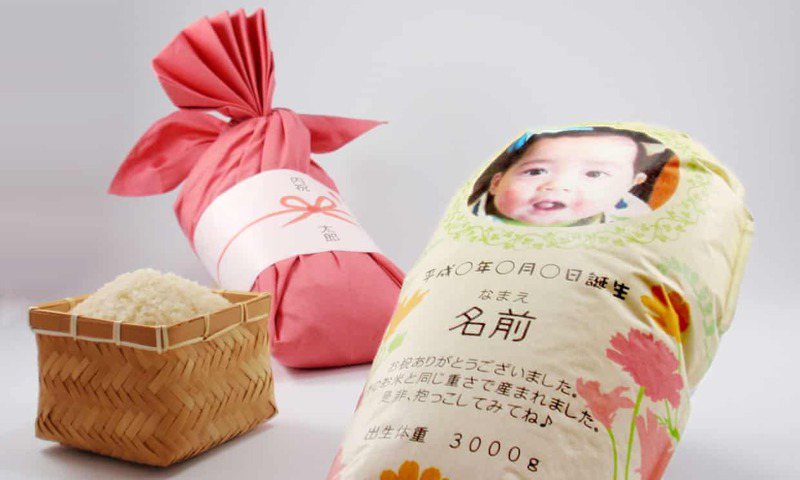米娃娃有多种设计，袋子里的米量与新生儿的出生体重相匹配。PR(photo:UDN)