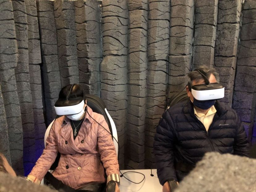 澎湖海洋地質公園中心推出迷你藍洞VR體驗，遊客可免費體驗。 圖／澎湖縣府提供