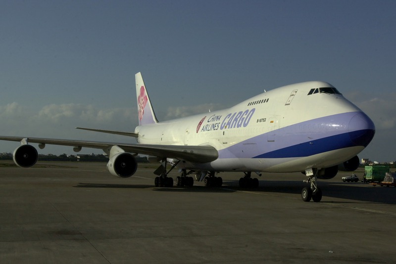 波音747-200型貨機運載能力強，華航從1993年2月起陸續將3架747-200型客機改裝成貨機。圖為B-18753(B-1886)改裝後外觀。記者陳嘉寧／攝影