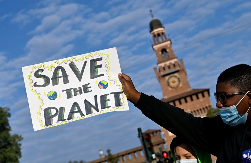 第26屆氣候變遷大會11月1日起在英國舉行，圖為義大利的環保示威活動。路透
