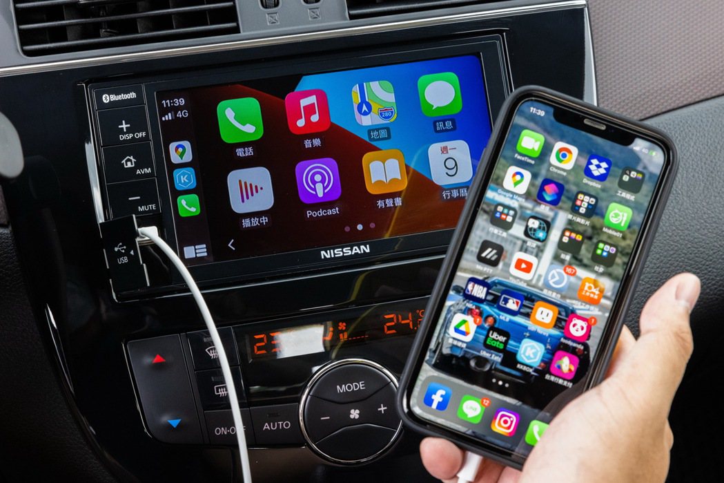 TIIDA J支援APPLE CarPlay或Android Auto智慧型手機...
