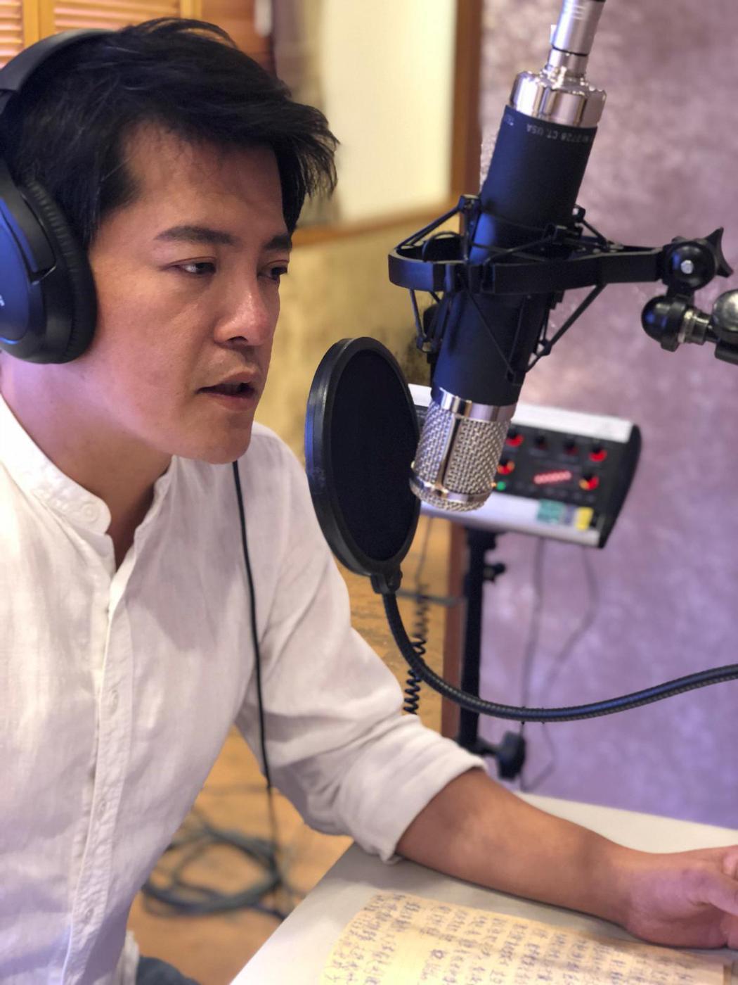 謝哲青與國合會推出Podcast節目。圖／經紀人提供