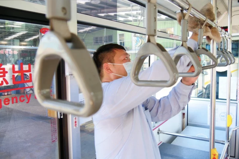 台北市公車將於8月24日恢復正常班次，讓即將開學的國中小、高中職學生有車可以搭乘上下學。 聯合報系資料照