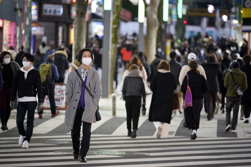 日本疫情遲遲未緩解，緊急狀態擬再延長。歐新社