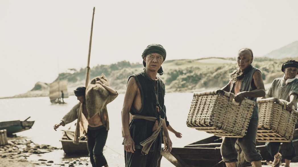 已故三金影帝吳朋奉在「斯卡羅」中客串演出澎湖船老大。圖／公視提供