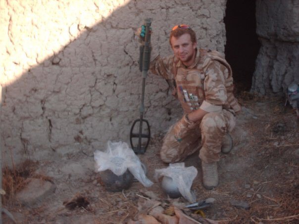 英國士兵駐阿富汗時失去雙腿。圖／取自twitter@Jack_Top4997