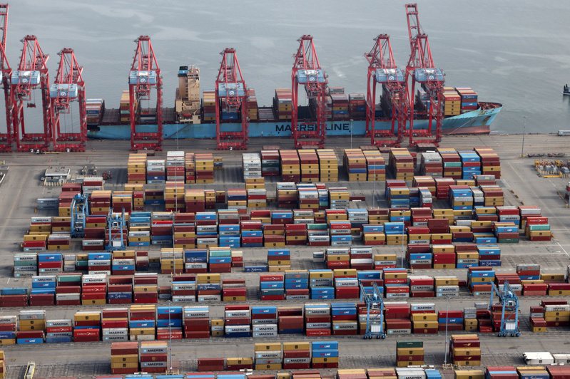 美西港口又塞船，长滩港码头有大量货柜等着被运输处理。图为今年4月资料照片。（图／路透）(photo:UDN)