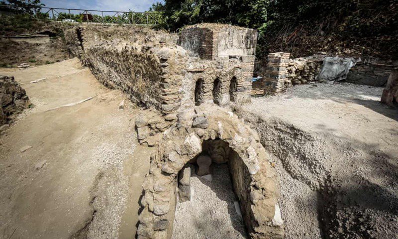 據信，這座墳墓的歷史可以追溯到公元79年維蘇威火山爆發摧毀龐貝古城之前的幾十年。法新社
