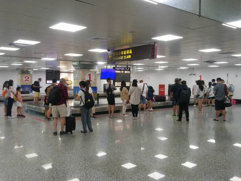 今往澎湖馬公機場航班已增至28班，顯示空運量能已漸漸回溫。圖／馬公機場提供