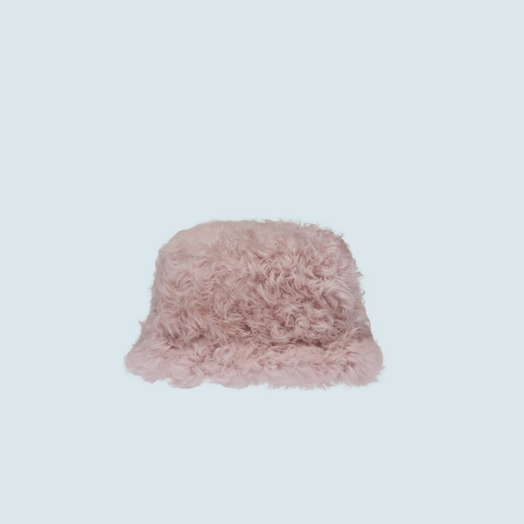 剪羊毛漁夫帽，18,000元。圖／MIU MIU提供