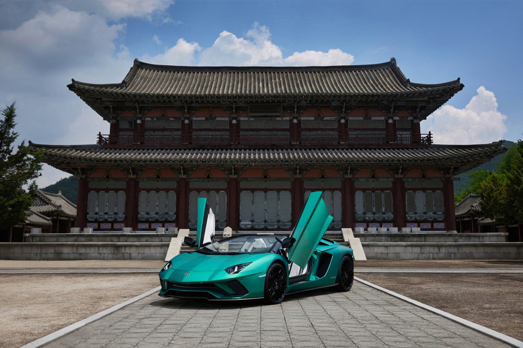 全韓國僅限兩輛的Lamborghini Aventador S Roadster...