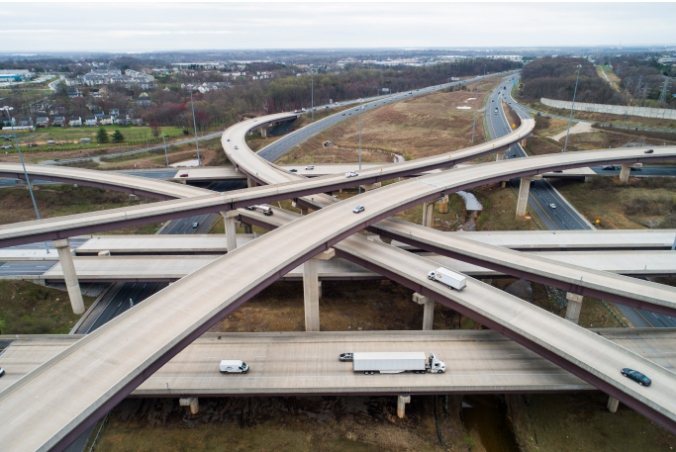 美國總統拜登宣布重大經濟建設計畫，重點在改善道路橋樑等基礎建設，帶動基礎建設龐大...