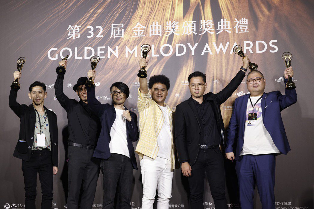 第32屆金曲獎年度專輯獎由桑布伊《得力量》獲得。記者李政龍／攝影