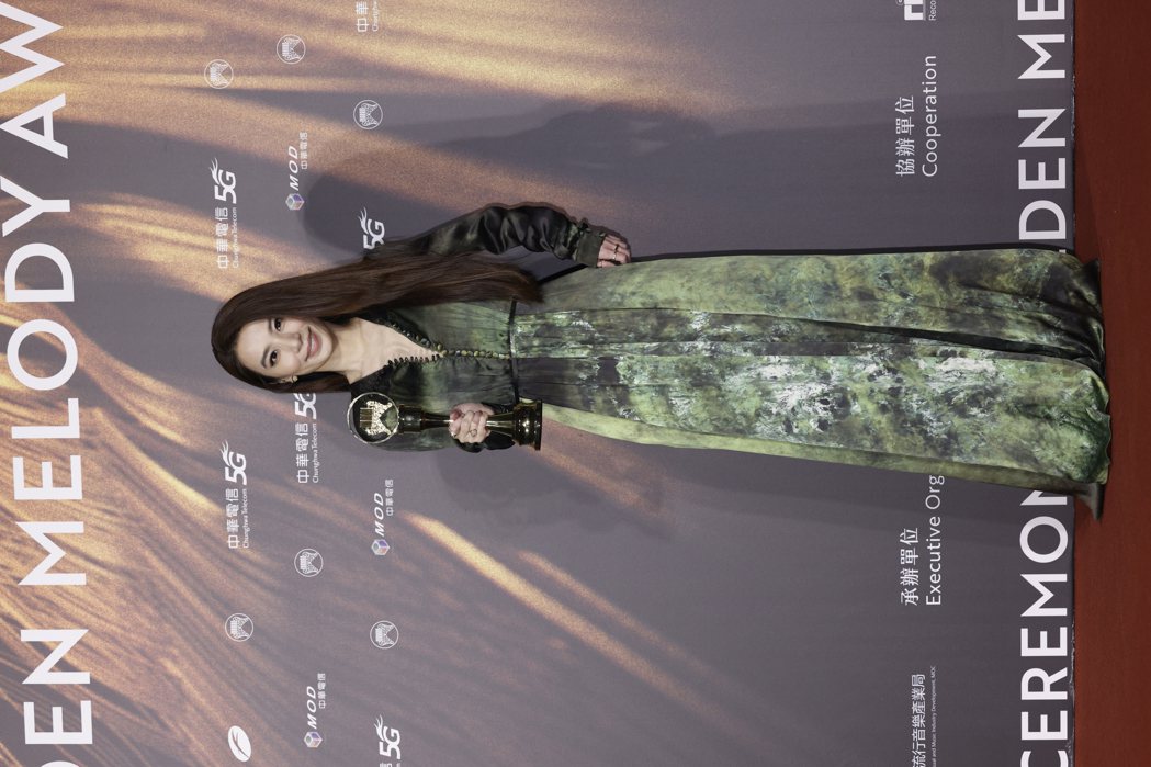 田馥甄以專輯「無人知曉」抱回第32屆金曲獎最佳華語女歌手獎。記者李政龍／攝影