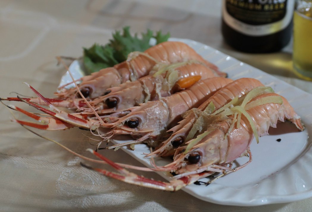 葉怡蘭精選菜色／光輝海鮮「清燙角蝦」。圖／葉怡蘭 提供