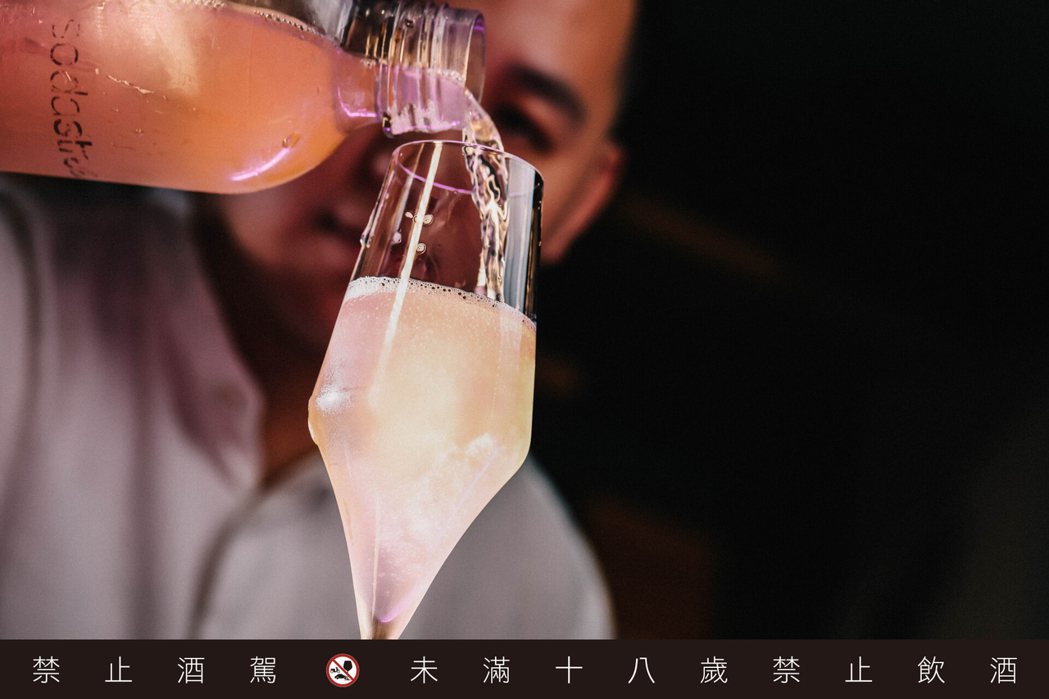 2019年得到World Class台灣區冠軍的林冠辰，現在也轉型成為蘭姆酒品牌...