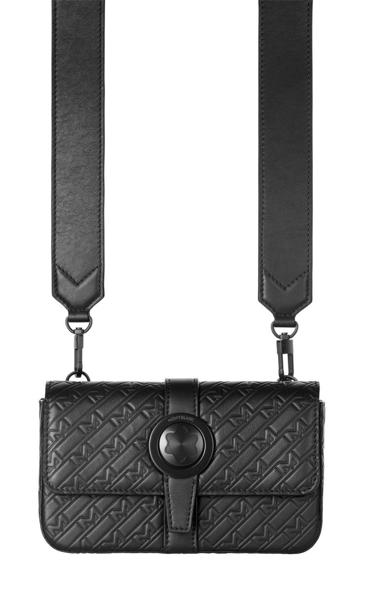 萬寶龍 M_Gram 4810系列UltraBlack手拿包，29,300元。圖 / 萬寶龍提供