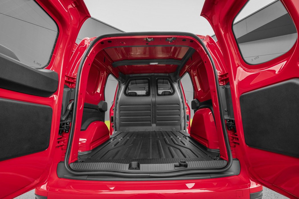 Mercedes-Benz Citan Panel Van擁有相當大的空間。 圖...