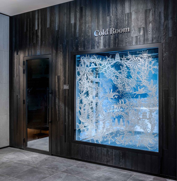在Cold Room外牆上，還有台籍旅加藝術家Ed Pien創作的雷射切割的巨幅剪紙。圖／Canada Goose提供