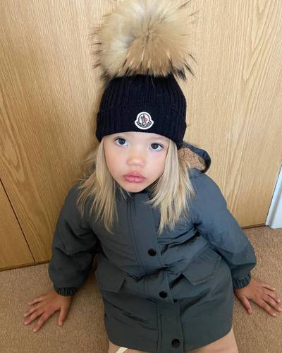 英国3岁女童Elise Prior经常演绎不同童装，已和不同时装品牌合作过。（「eliselily_」IG图片）(photo:UDN)