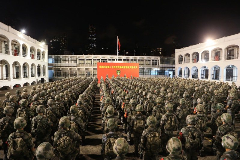解放軍駐香港部隊。 新華社