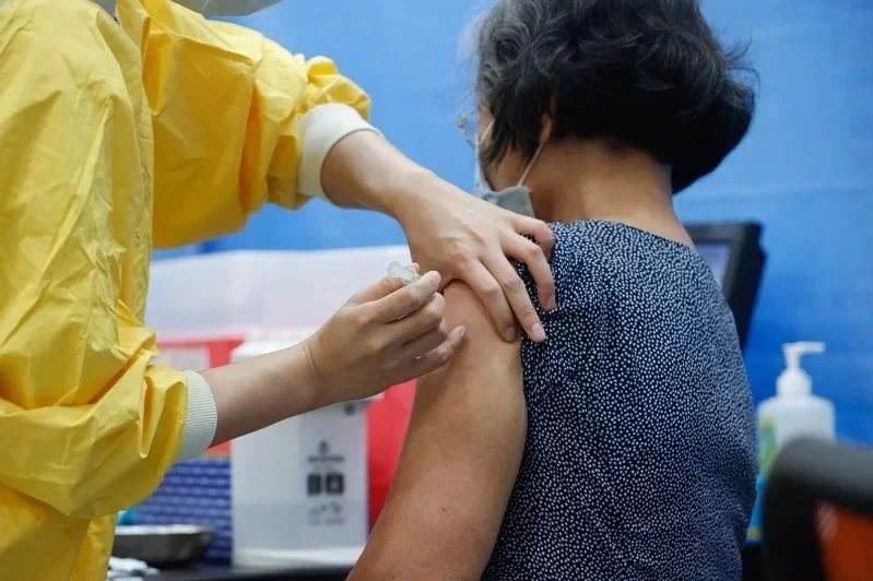 台中市再出現疑施打高端疫苗後發生不良反應的案例。本報資料照