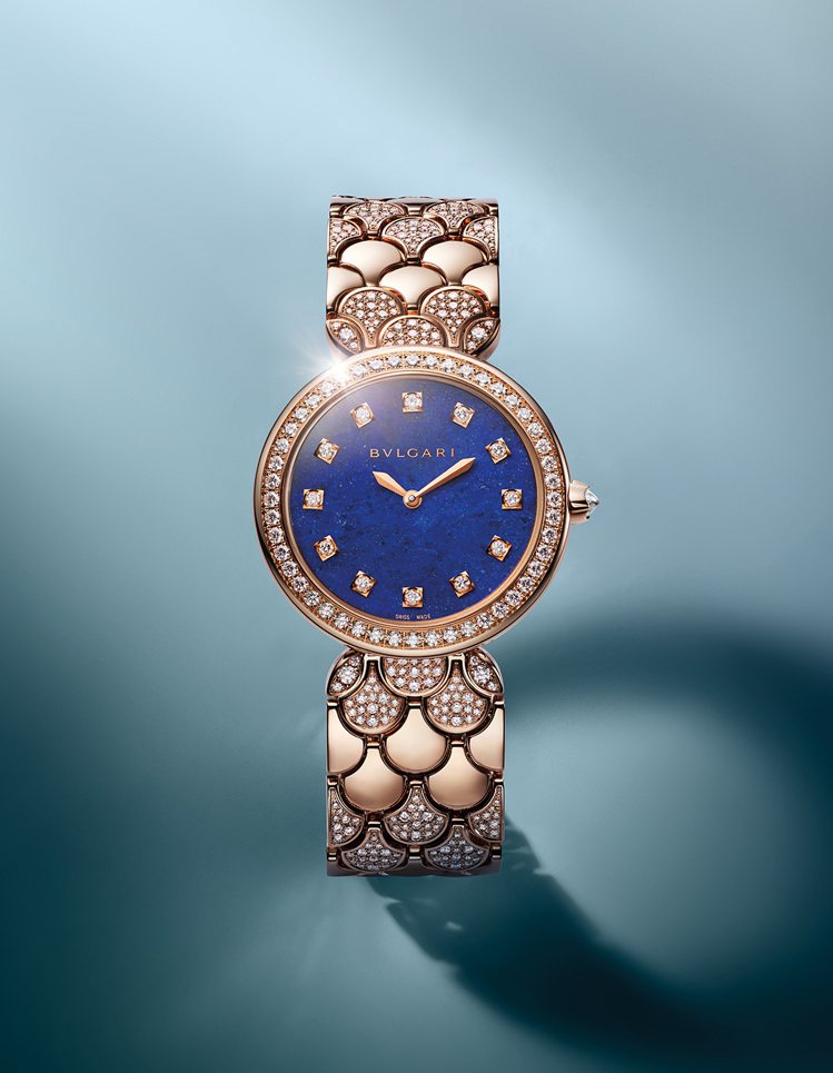 BVLGARI DIVAS’ DREAM系列珠寶腕表青金石款，33毫米玫瑰金鑲鑽表殼、青金石表盤，約152萬3,000元。圖／寶格麗提供