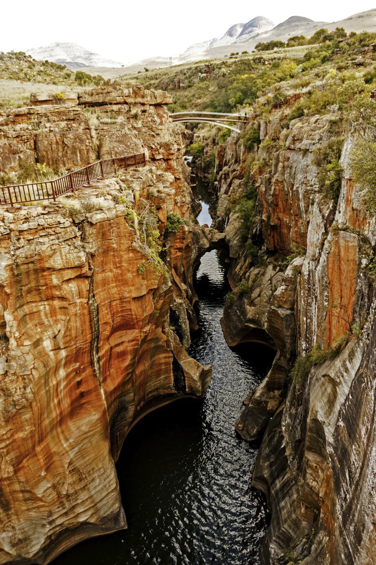 Motlatse Marvel作品設計靈感來自南非的莫特拉澤峽谷。圖／DE BEERS提供