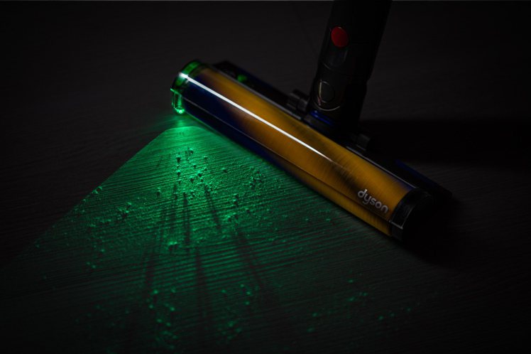 全新Laser Slim Fluffy智慧雷射輕量軟質碳纖維滾筒吸頭，不僅能達到...