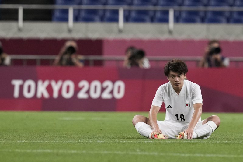 世界盃足球亞洲區資格賽分屬B組的日本與阿曼於昨日（2日）進行對決，不料卻於第88分鐘遭到絕殺，終場日本一分未得以0：1落敗。 美聯社