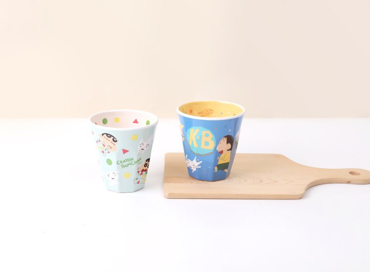 7-ELEVEN ibon預購9月8日上午11點起推出「蠟筆小新美耐皿水杯」，共...