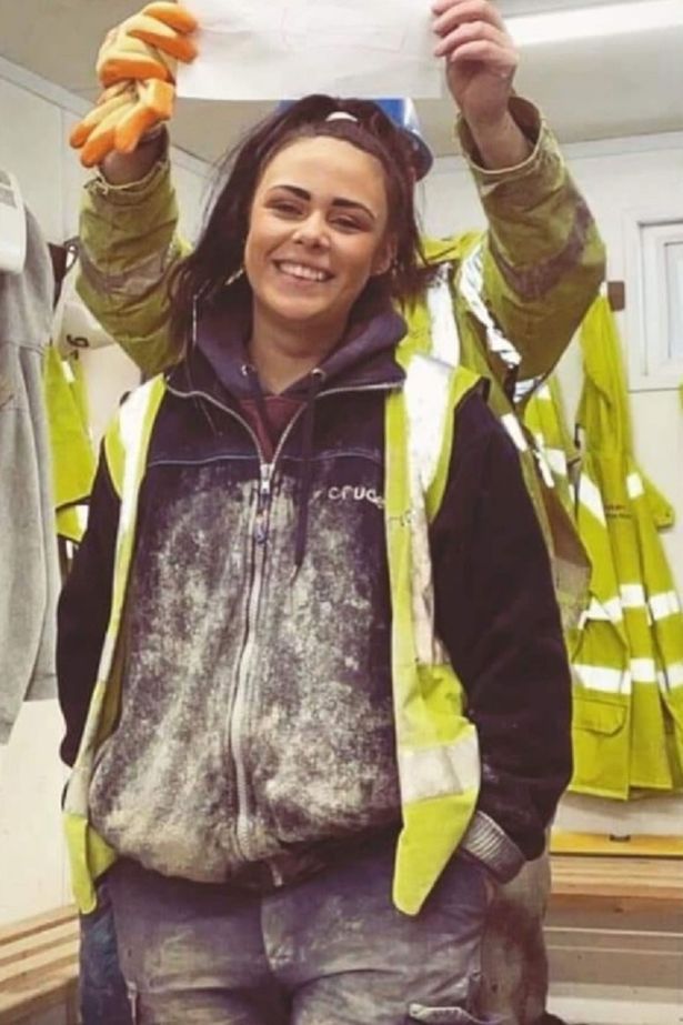 英國22歲女性建築工人不斷遭受「性別歧視」。圖／取自dailystar
